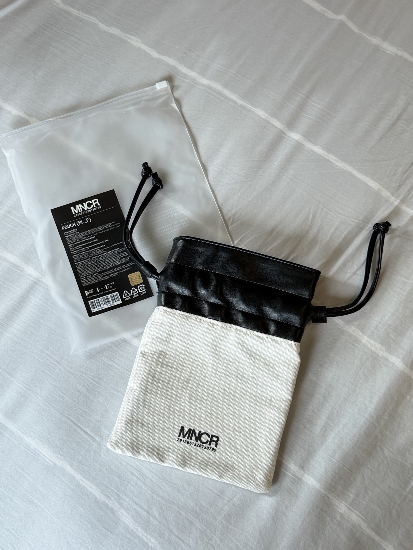 Monochrome 收納包