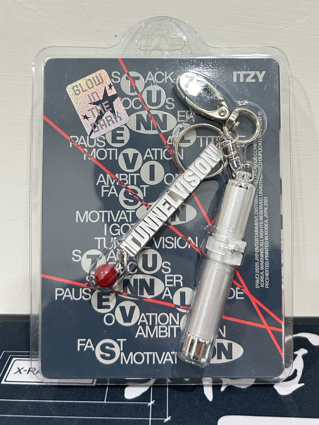 ITZY TUNNEL VISION 投影筆專輯（LIA版）