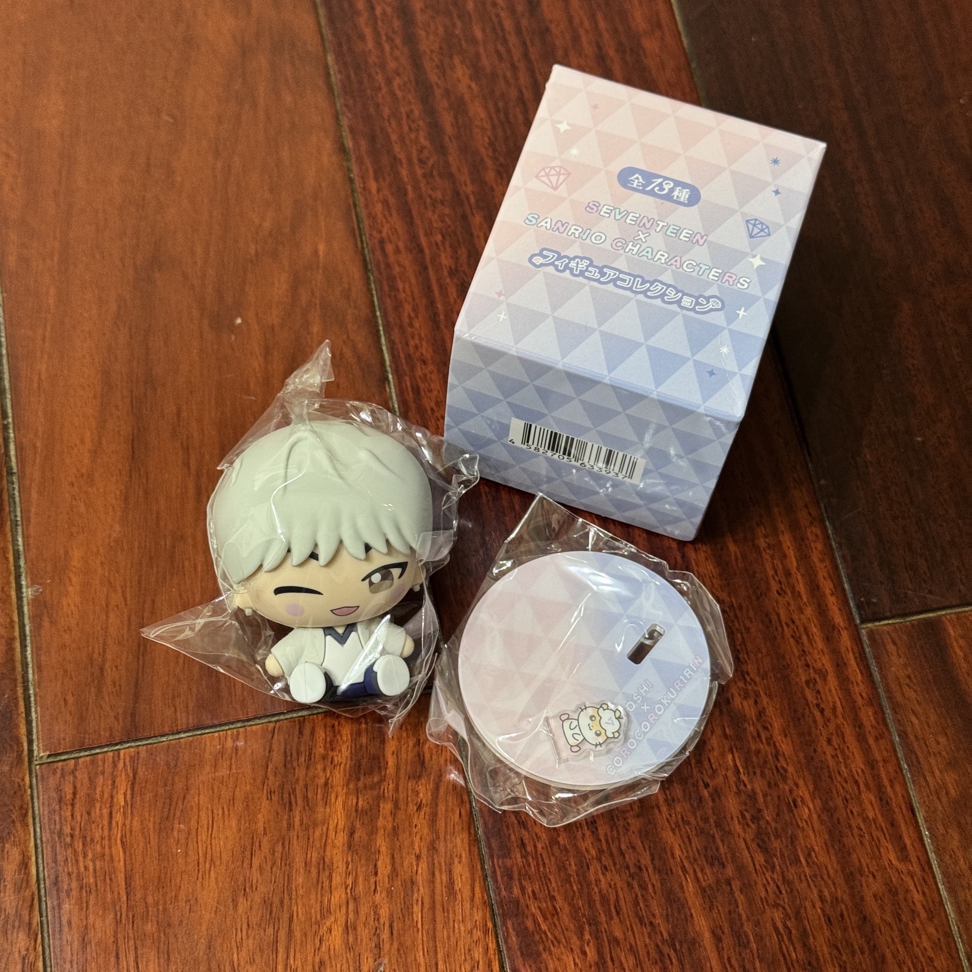 SEVETEEN三麗鷗聯名公仔