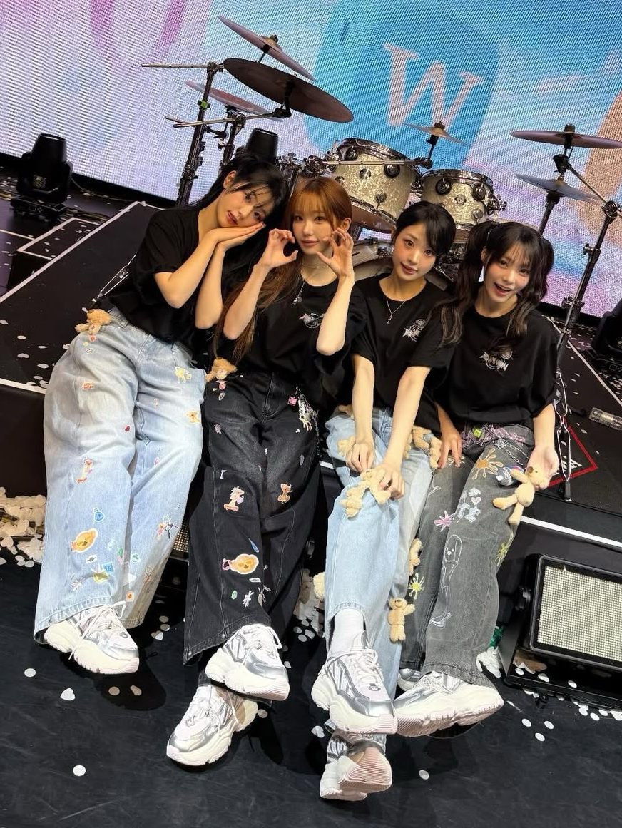 Rockation WORLD TOUR T-SHIRT (Black) 巡迴短袖 T（黑）