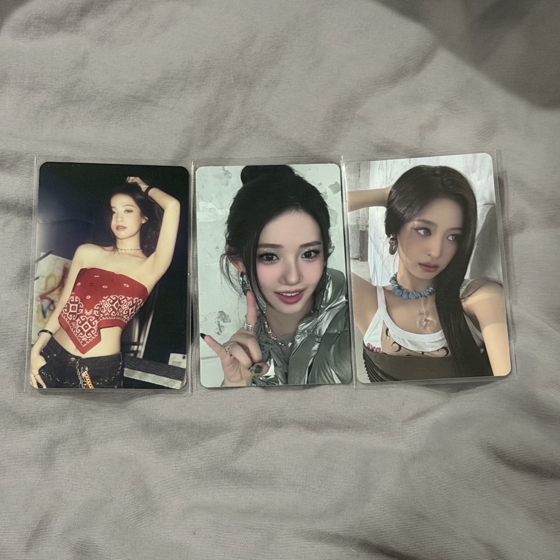 韓背賢綁兩張 三張一起出