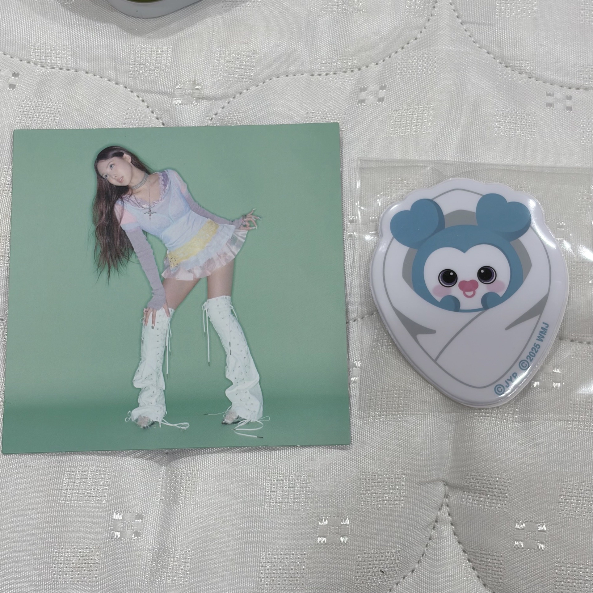 【TWICE】娜璉🩵專輯小卡+GIGO限定啦不理寶寶貼紙