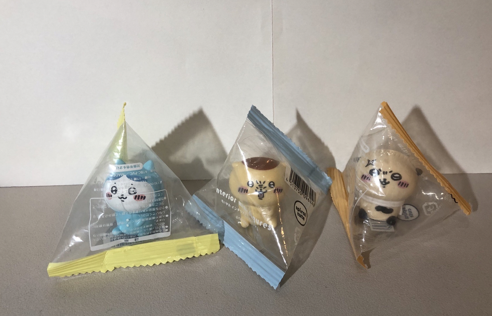 小八貓 師傅 栗子饅頭 三角包擺件