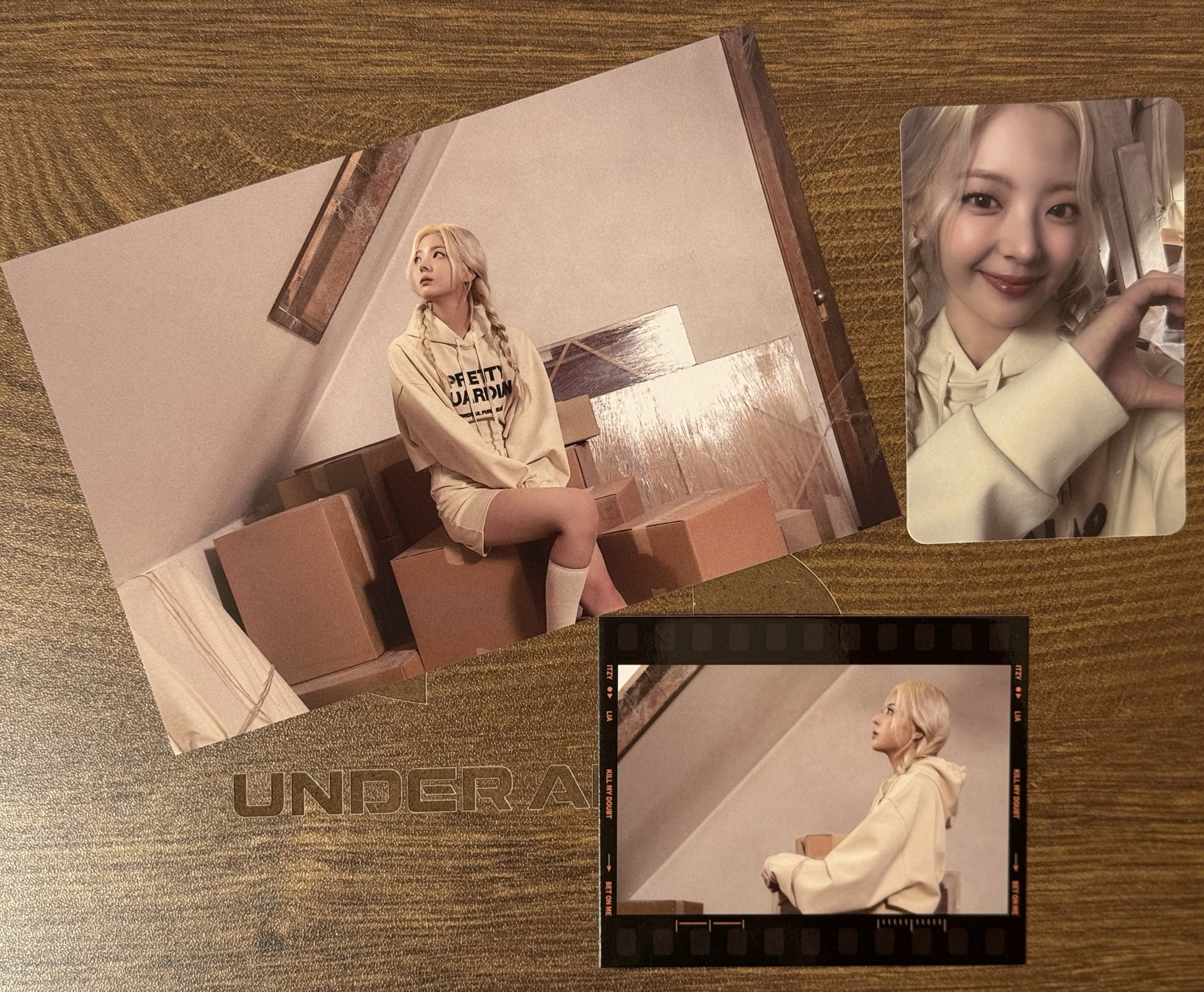 KMD成員單封  Lia小卡、底片卡一套