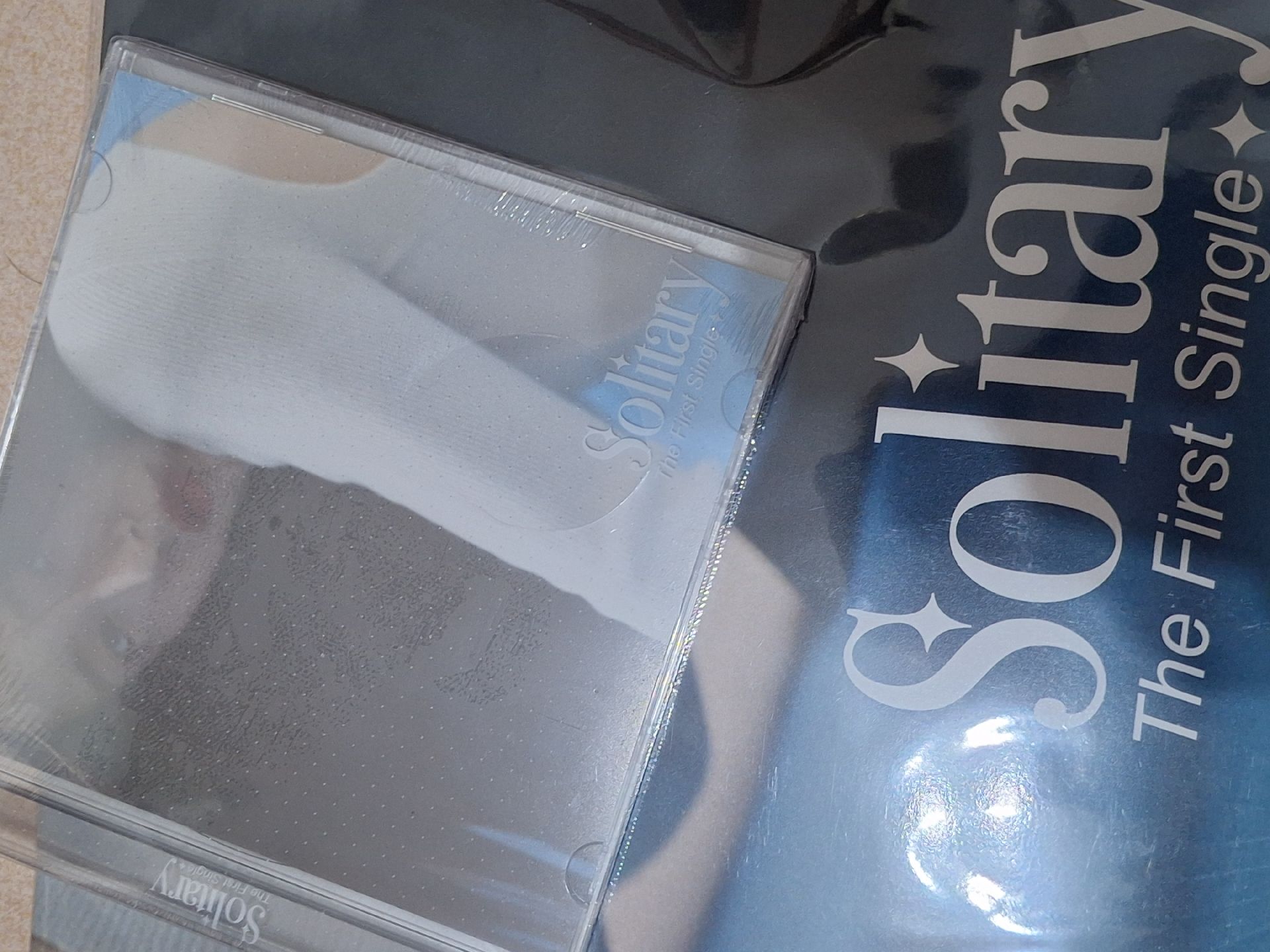 Solitary first single  未拆專輯 