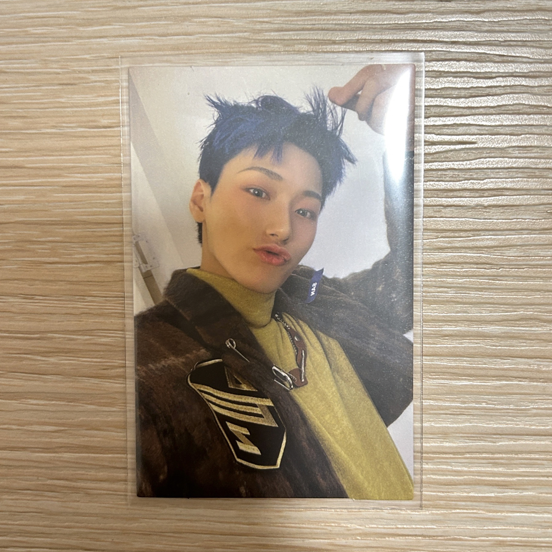 崔傘 崔傘摸頭髮 嘟嘴卡