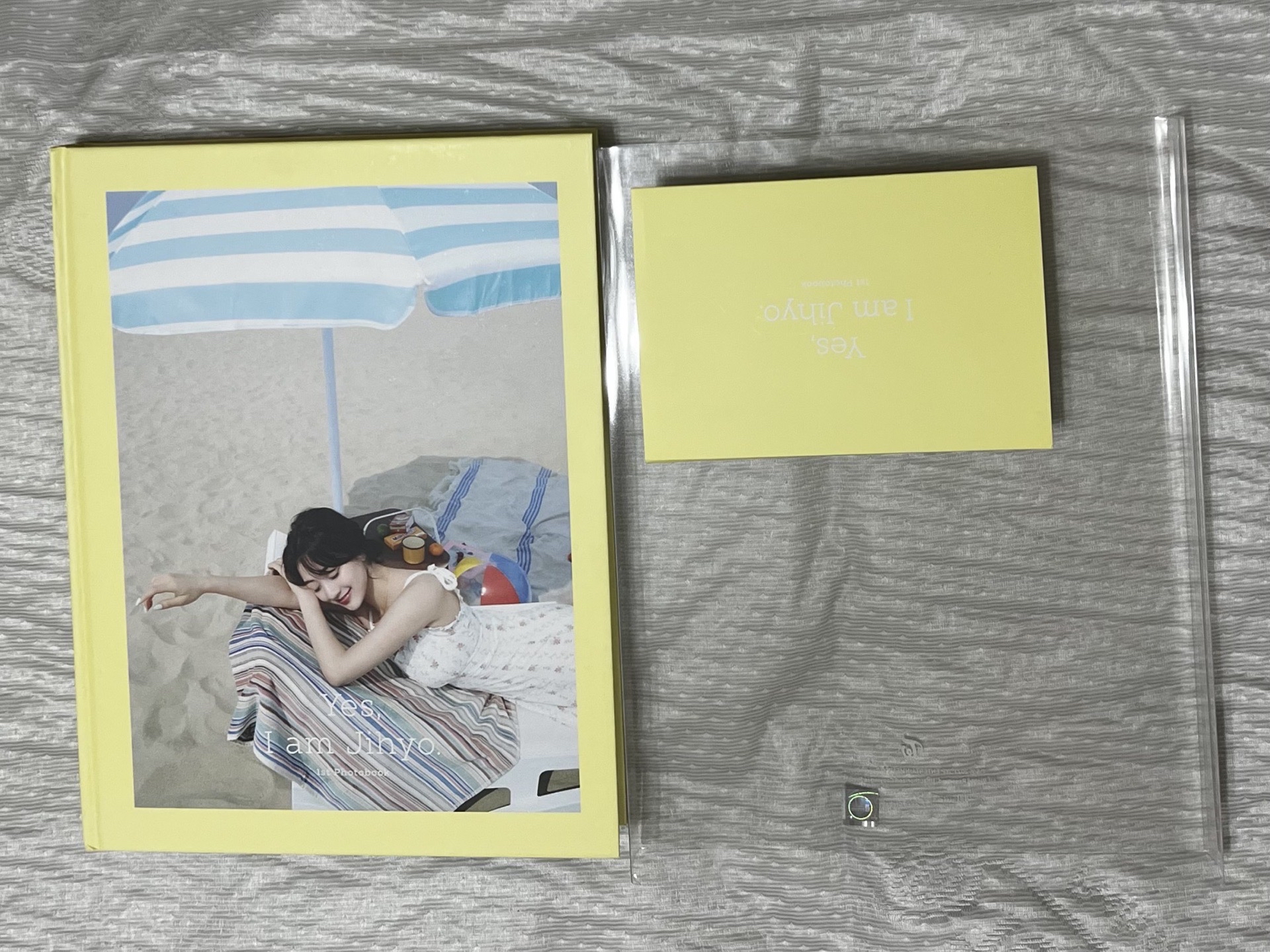Yes I am志效寫真書+風琴卡