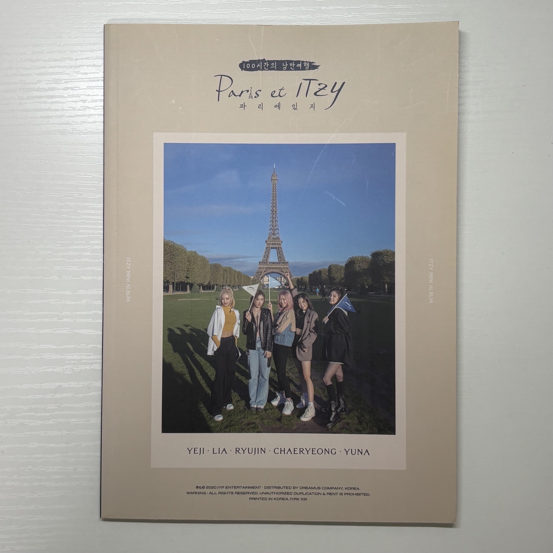 巴黎寫真｜多處刮痕