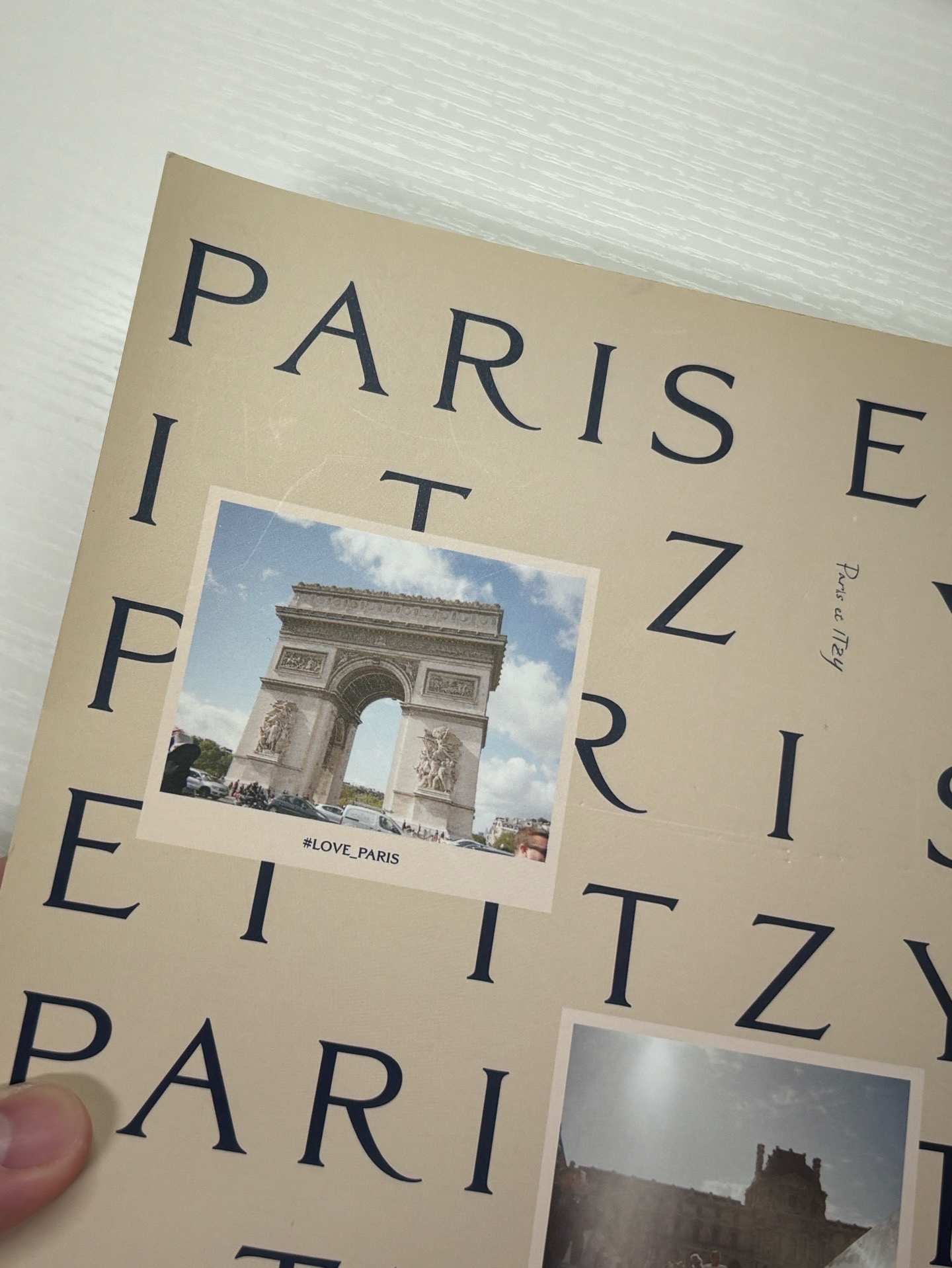 巴黎寫真｜多處刮痕