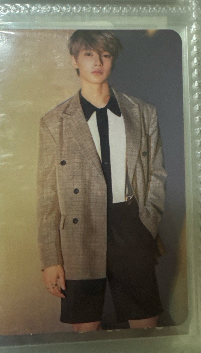 西裝外套搭短褲（？