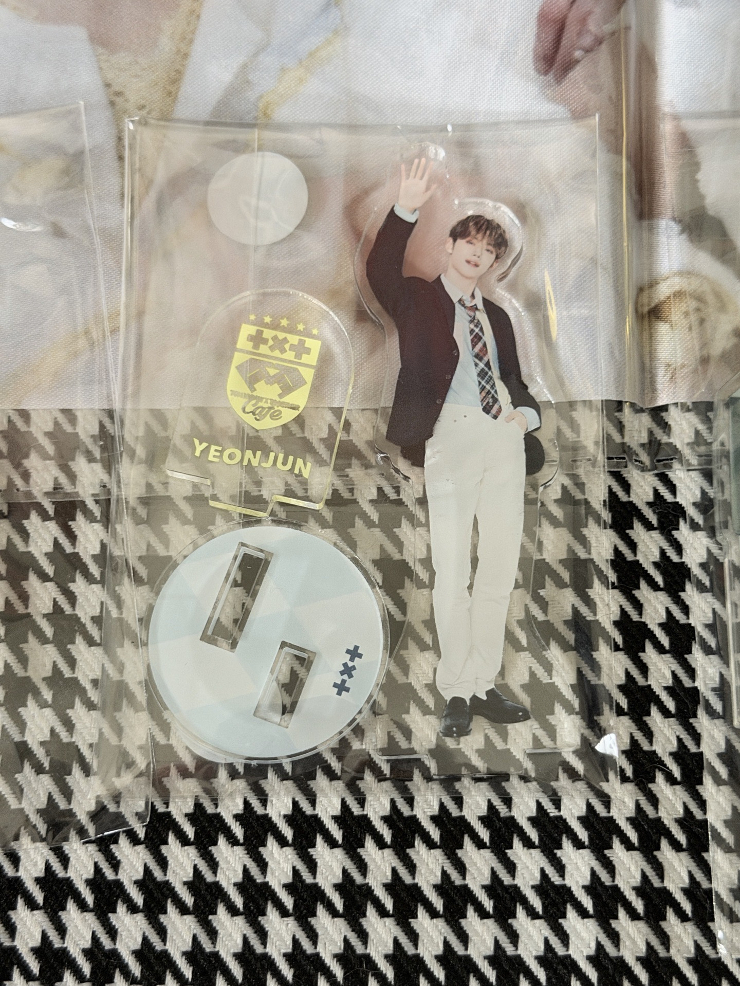 （現貨可當日寄出 整圖出）TXT 黃春 原皮 然竣 立牌