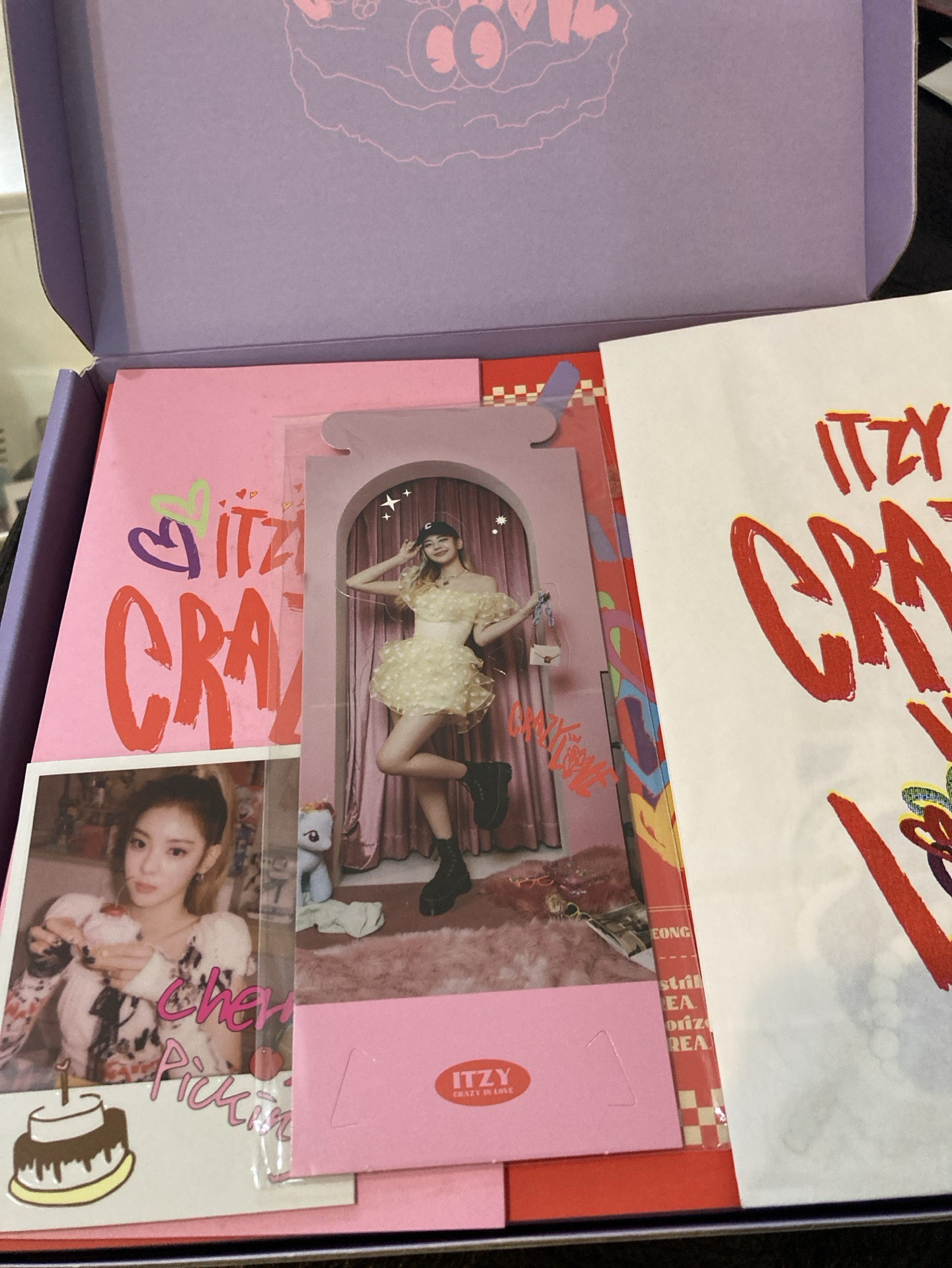 Itzy 2021 crazy in love 披薩盒專輯