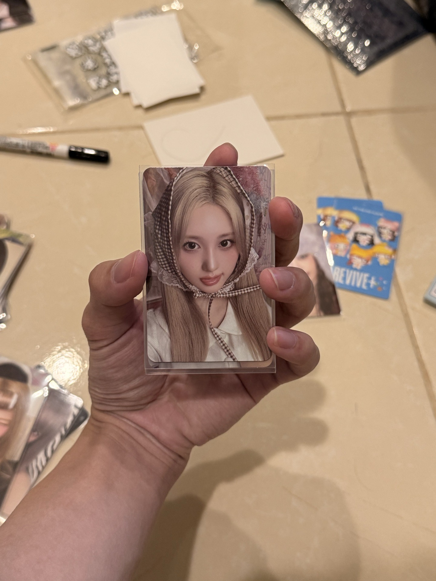 秋秋姐年曆固配小卡