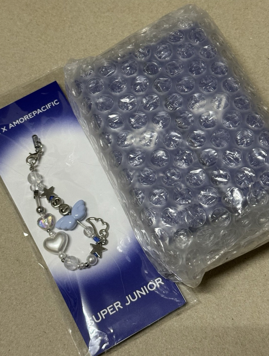 SJ護唇膏兩支+掛繩