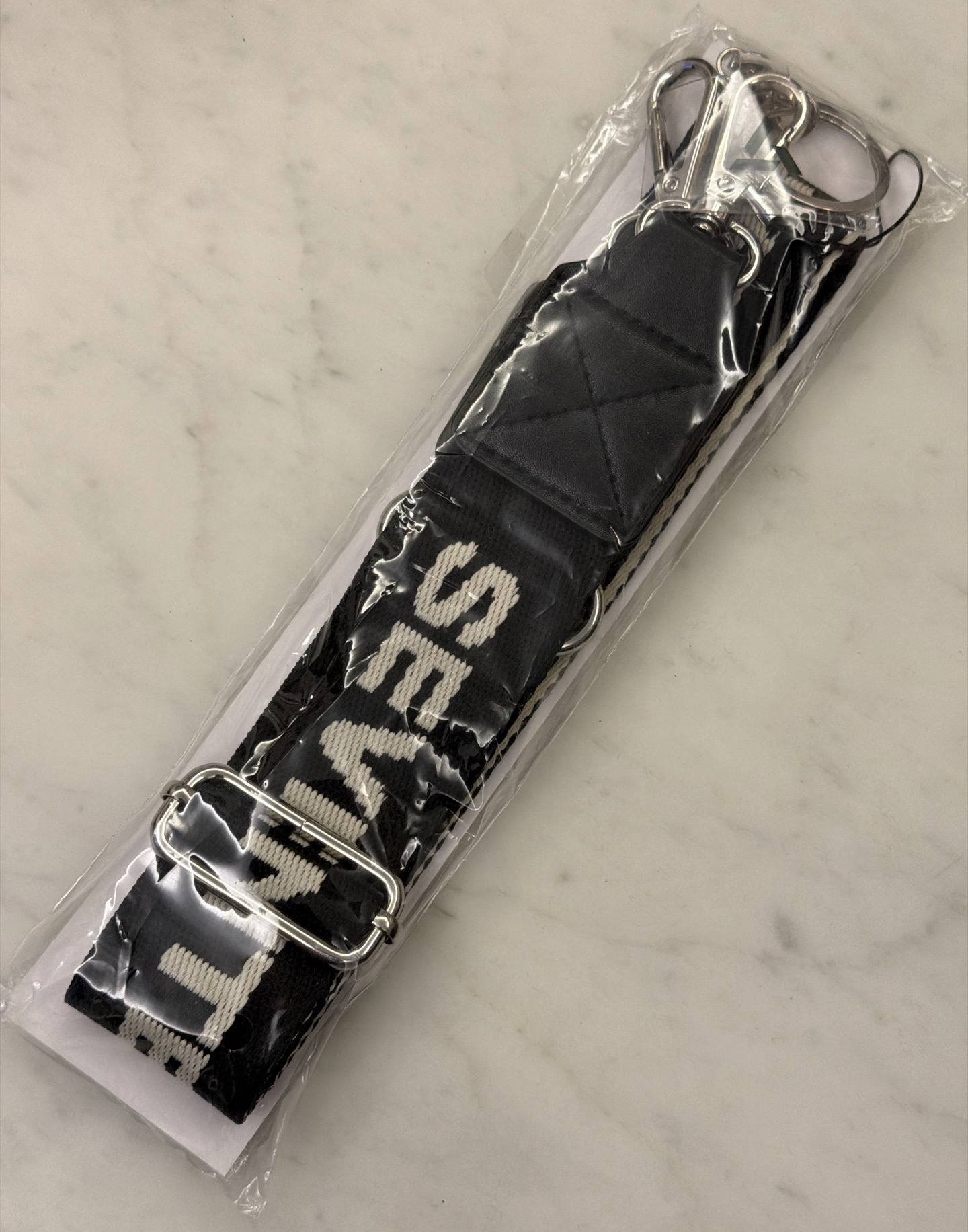 RIGHT HERE JAPAN 背帶