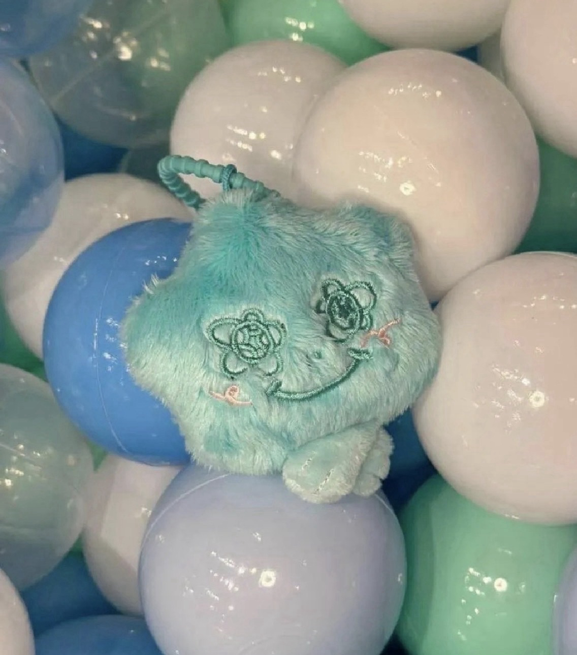 JISOO台灣限定色小灰塵寶寶 吊飾