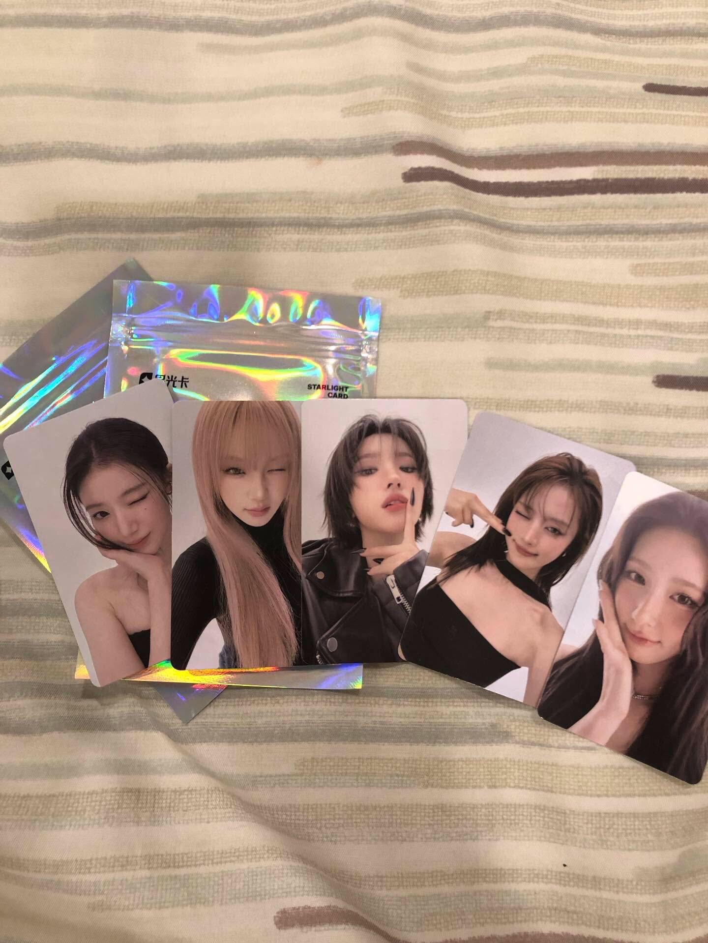 I-dle 演唱會入場卡一套送星光卡