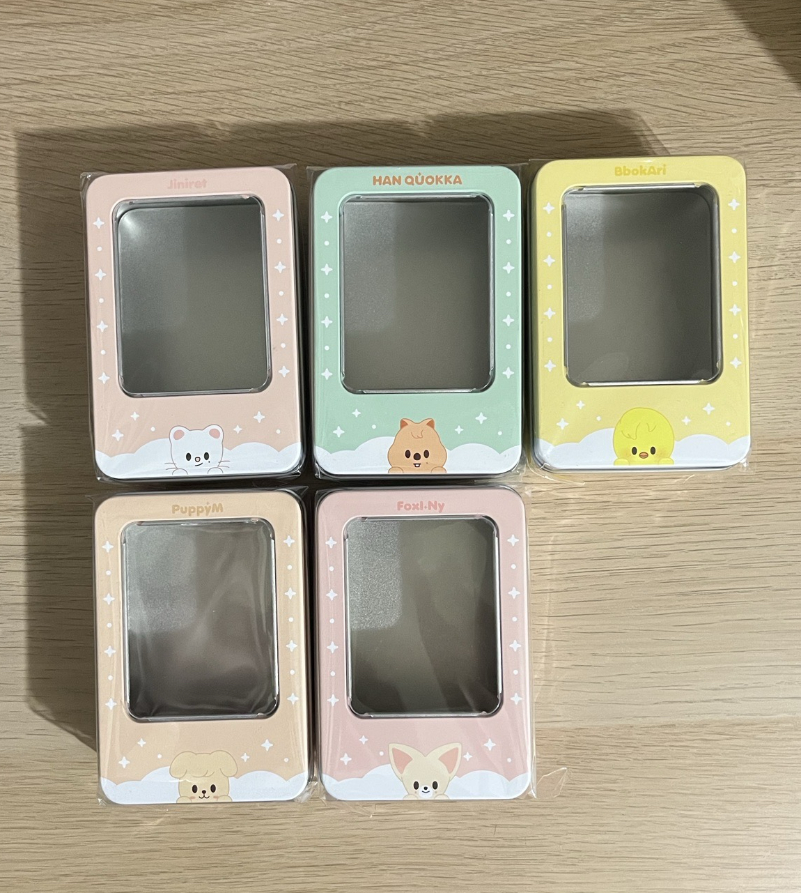 僅鐵盒  辰 城 菲 玟 寅