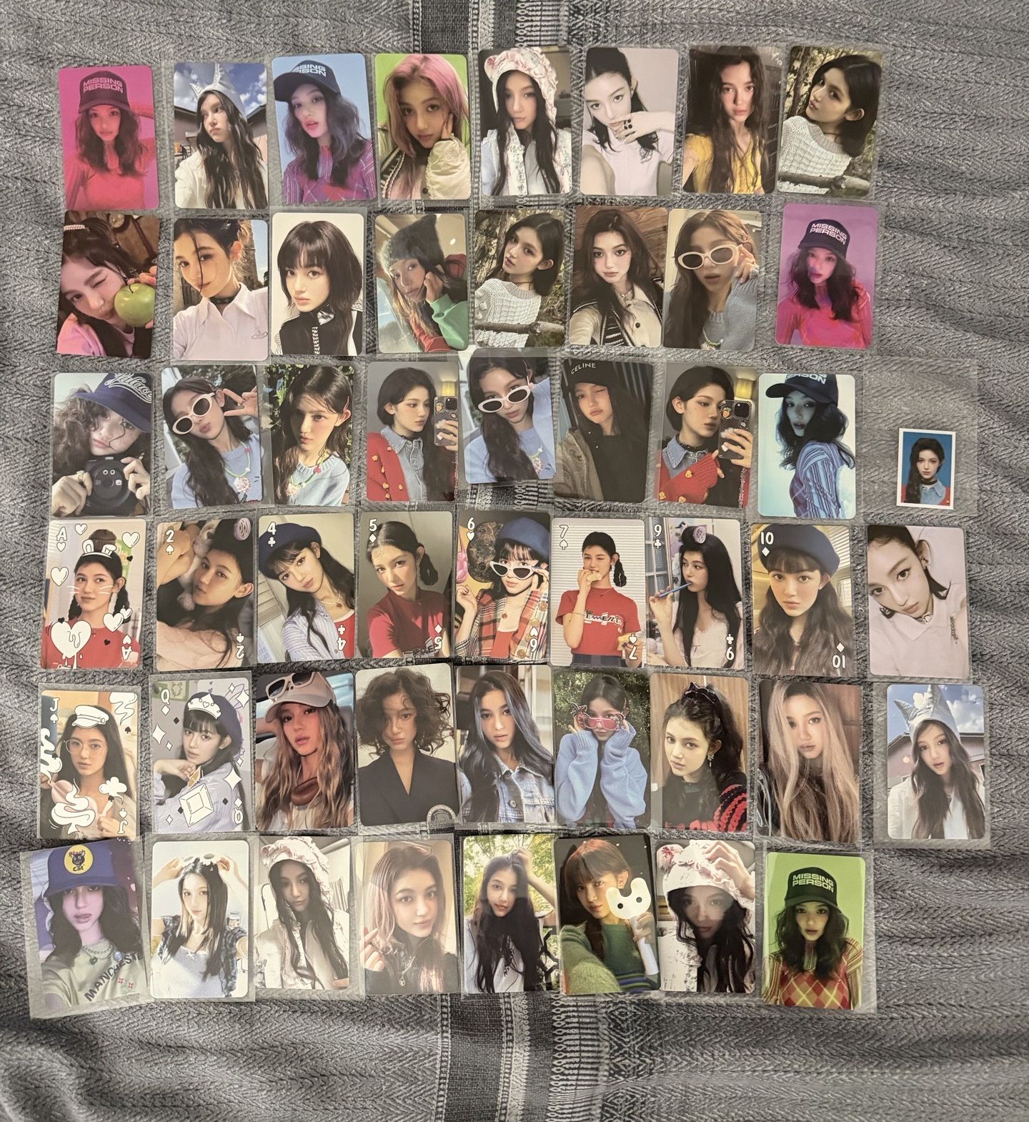 Danielle 22、23、24、25年曆卡+專卡+證件照+年曆海報