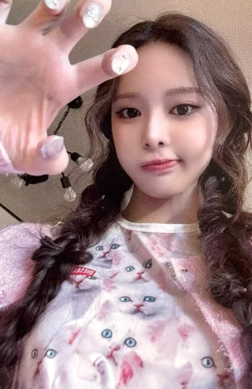 izna 玟 年末MBC打歌卡