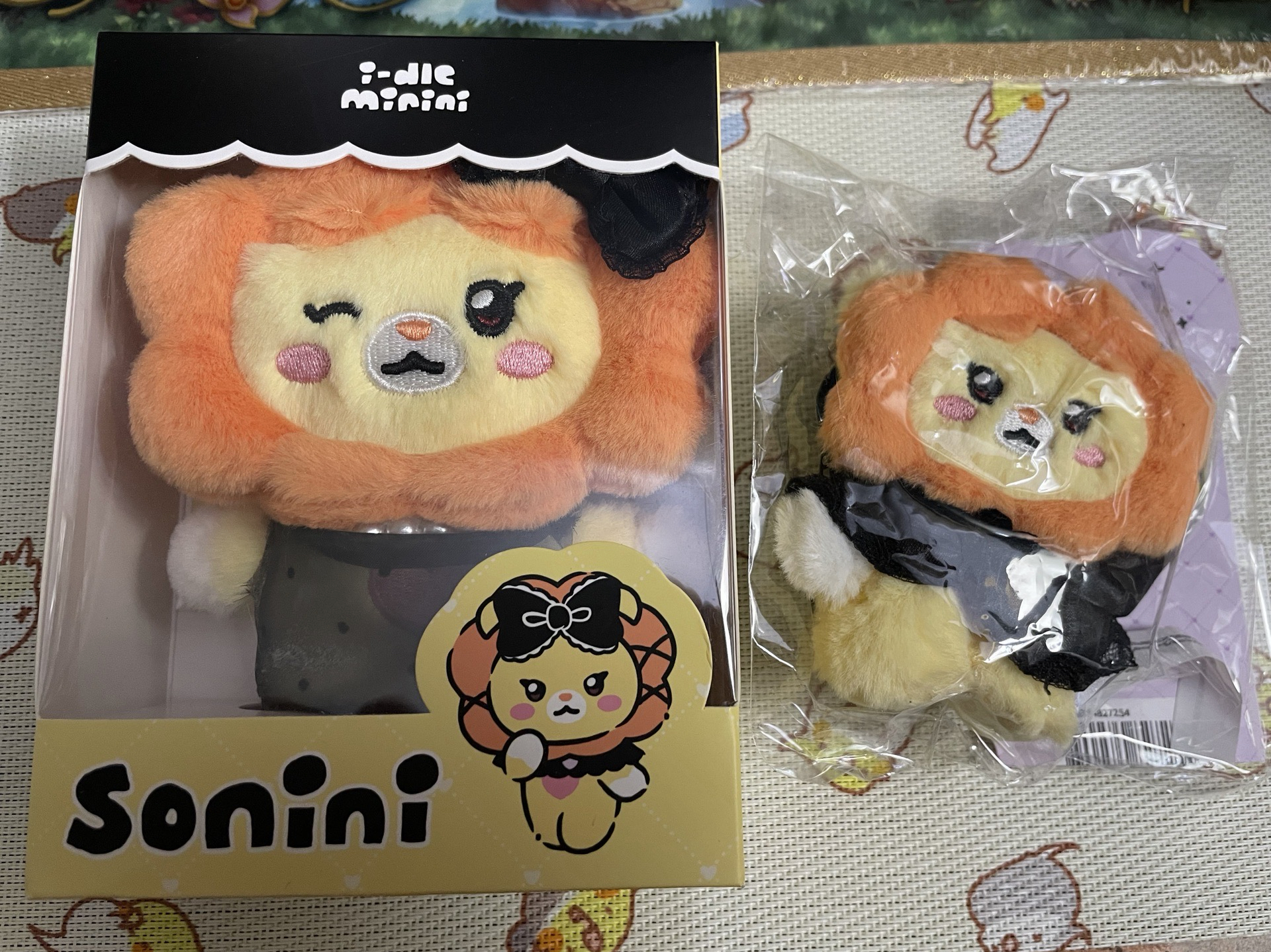 迷八小娟盒娃+吊飾娃一組合售