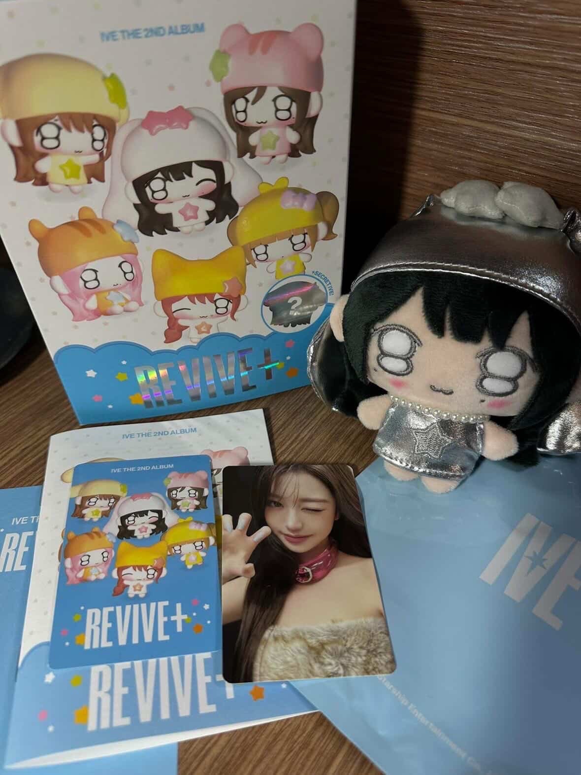 REVIVE+隱藏員全專（少一張貼紙）