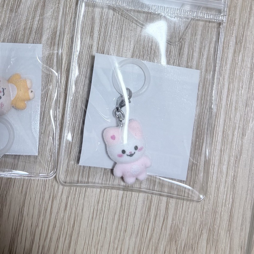 植絨小吊飾-🐰