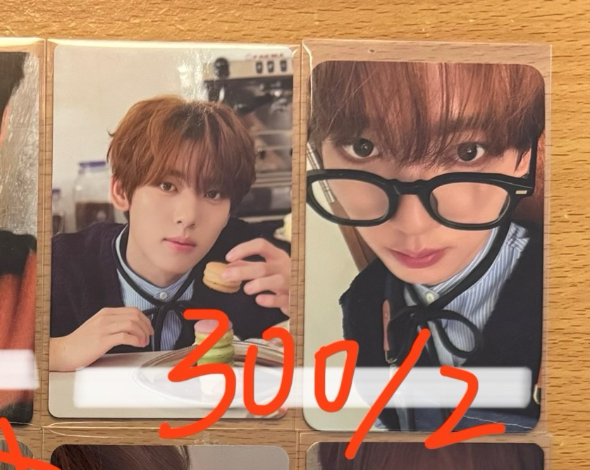 年曆卡兩張不拆