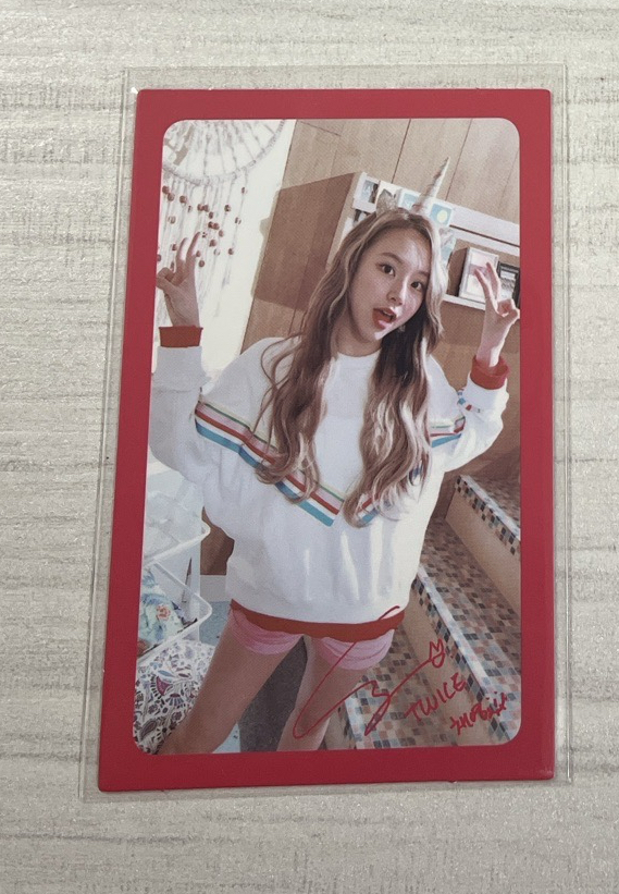 迷五 專卡（左）