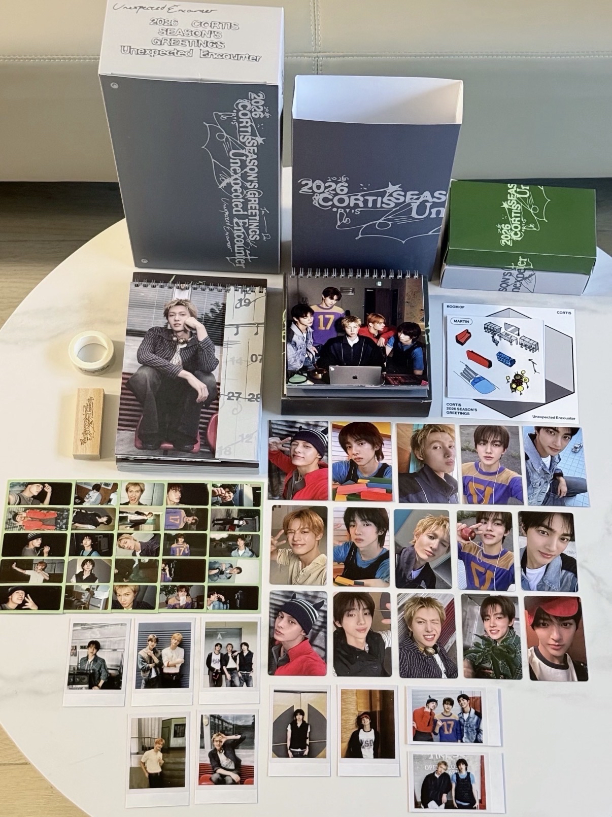 cortis年曆含特典（無紙膠）