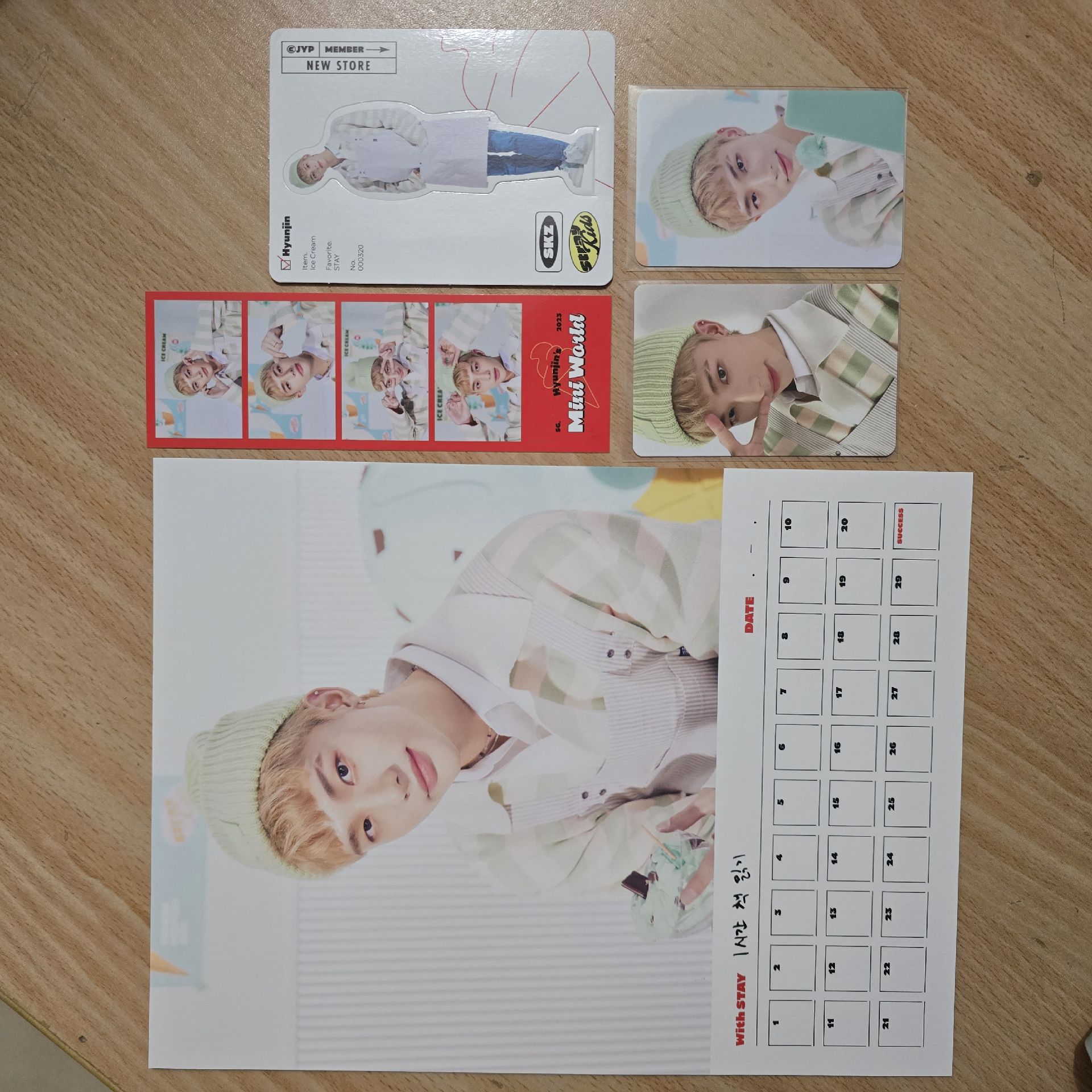 Stray Kids 2023年曆 SKZ'S Mini World🥟鉉辰