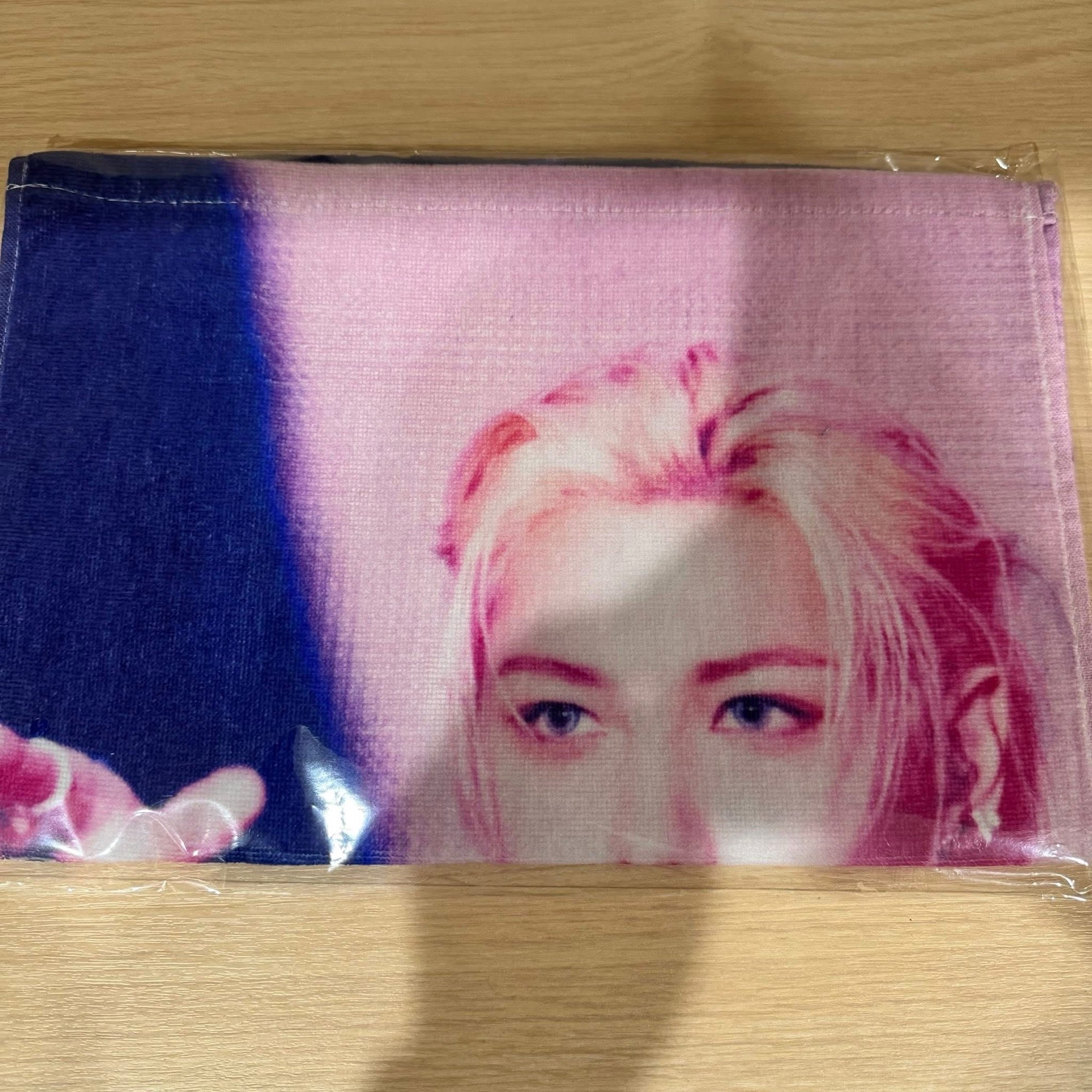 菲，毛巾手幅含卡