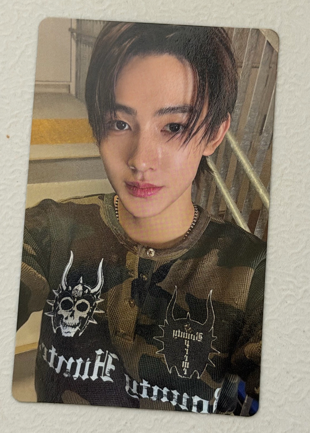 Wvs 年末玹 Mic drop 造型