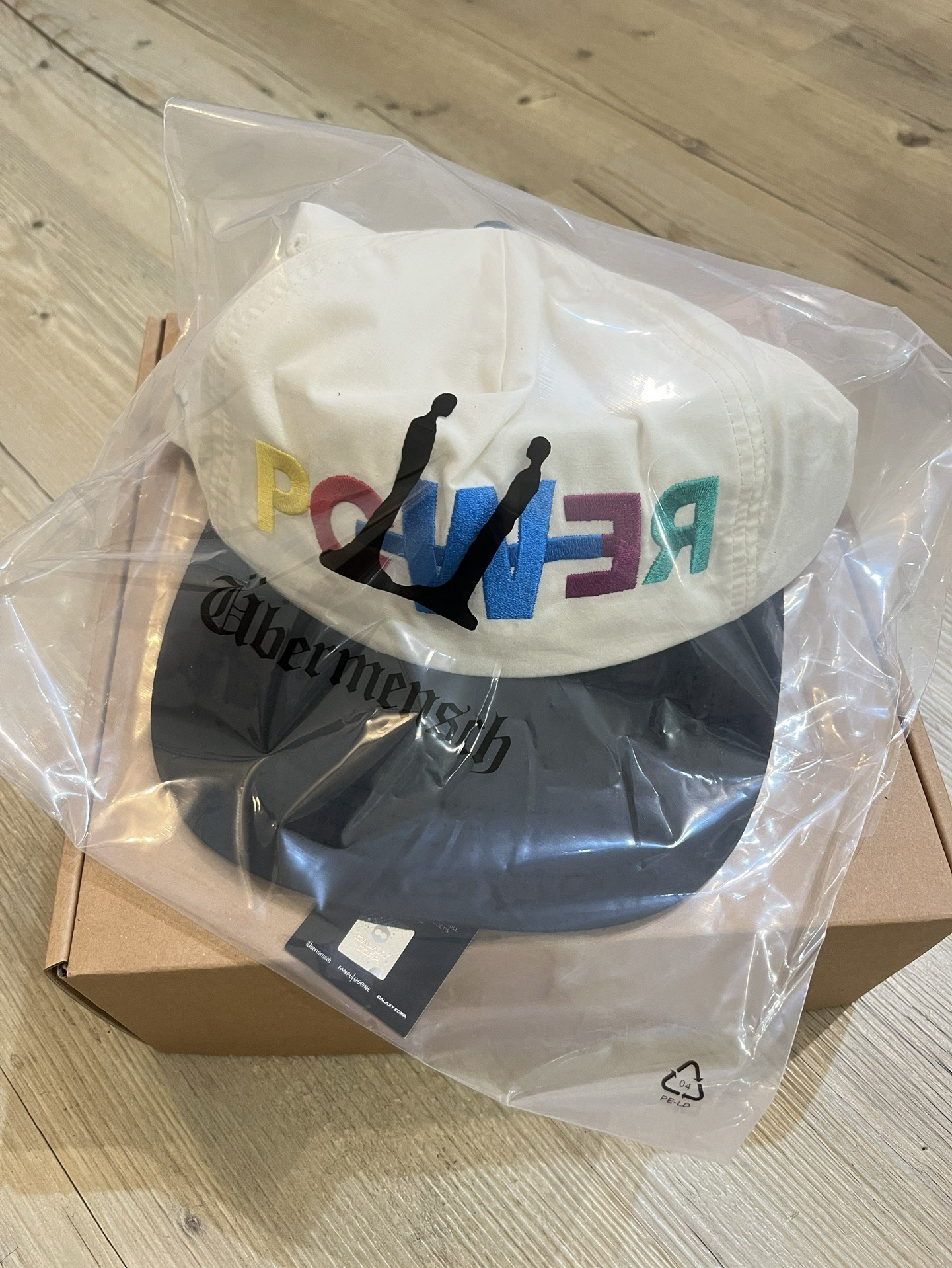 G-DRAGON 台北101展覽 übermensch  MEDIA EXHIBITION POWER帽子