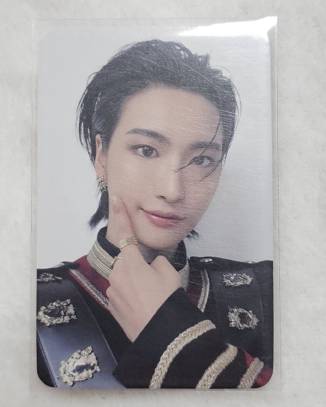 軍服戳臉星(妝造很美的一張)