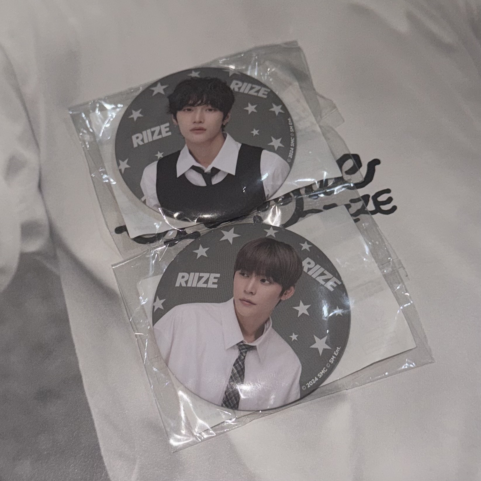 元彬 恩奭 RIIZING DAY FANCON 日巡隨機徽章