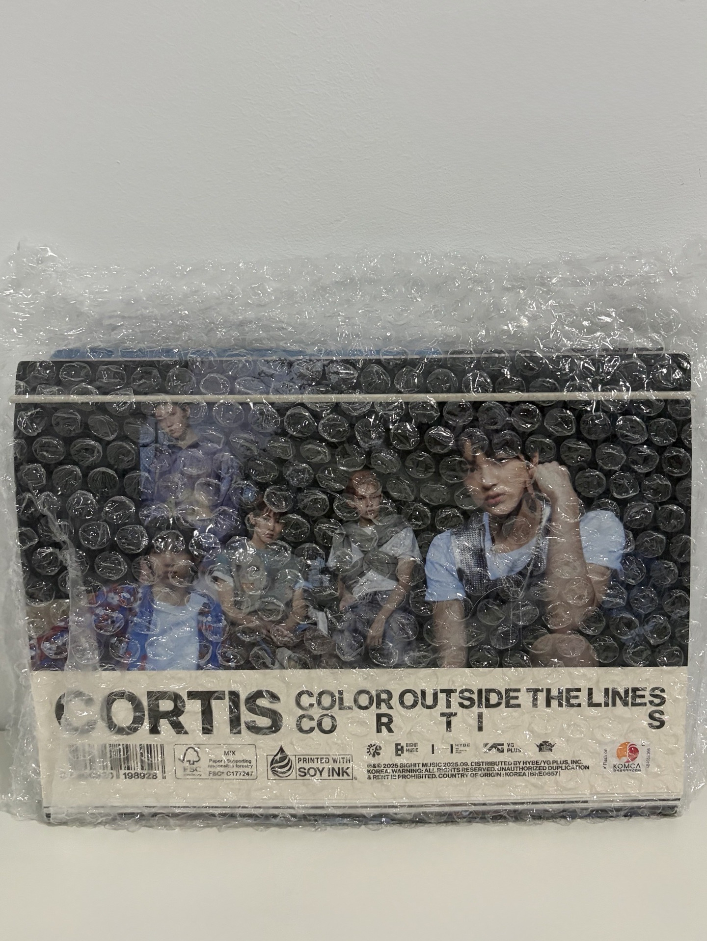 CORTIS - COLOR OUTSIDE THE LINES [首張單曲] (PHOTOBOOK版)