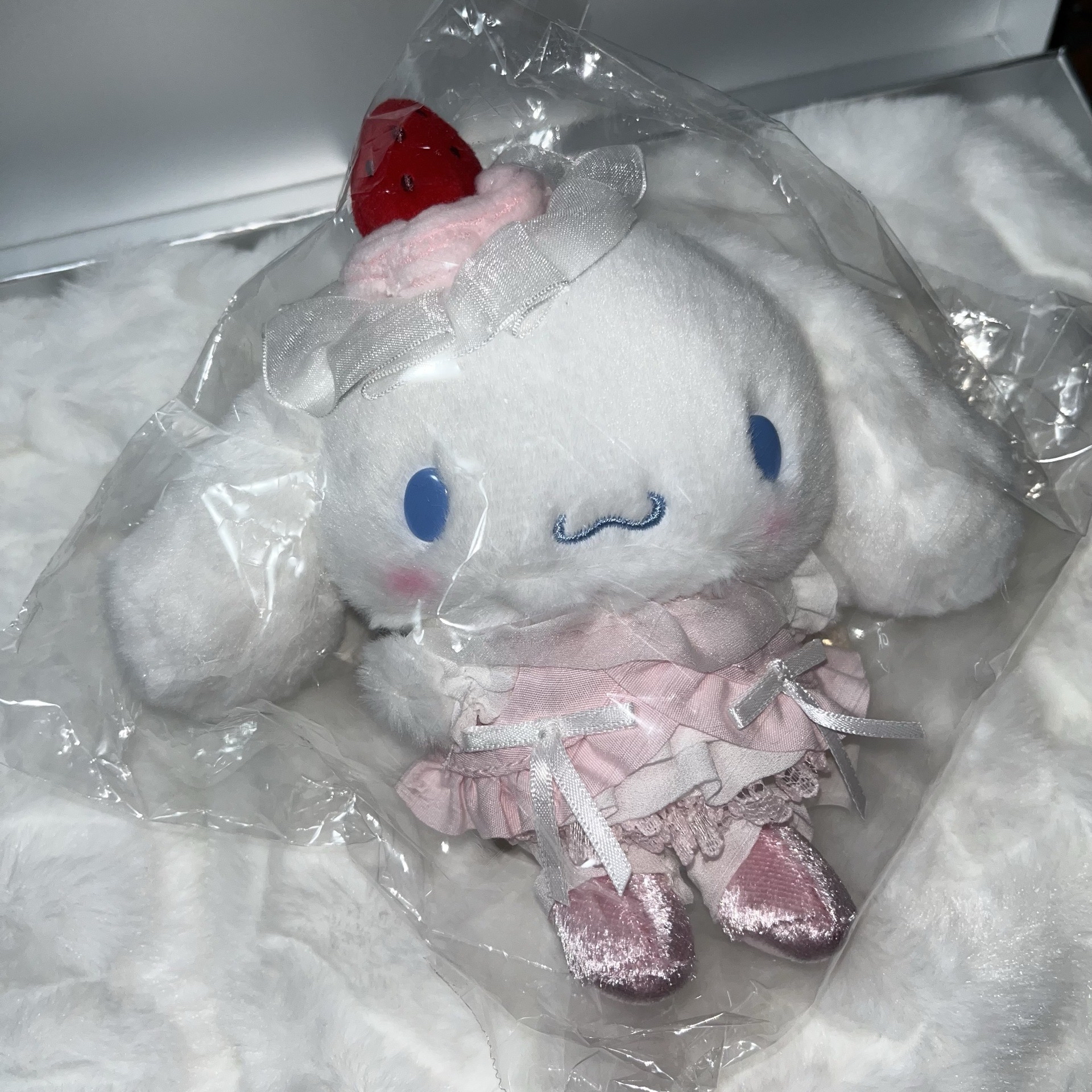 大耳狗｜草莓蛋糕2.0 吊飾娃