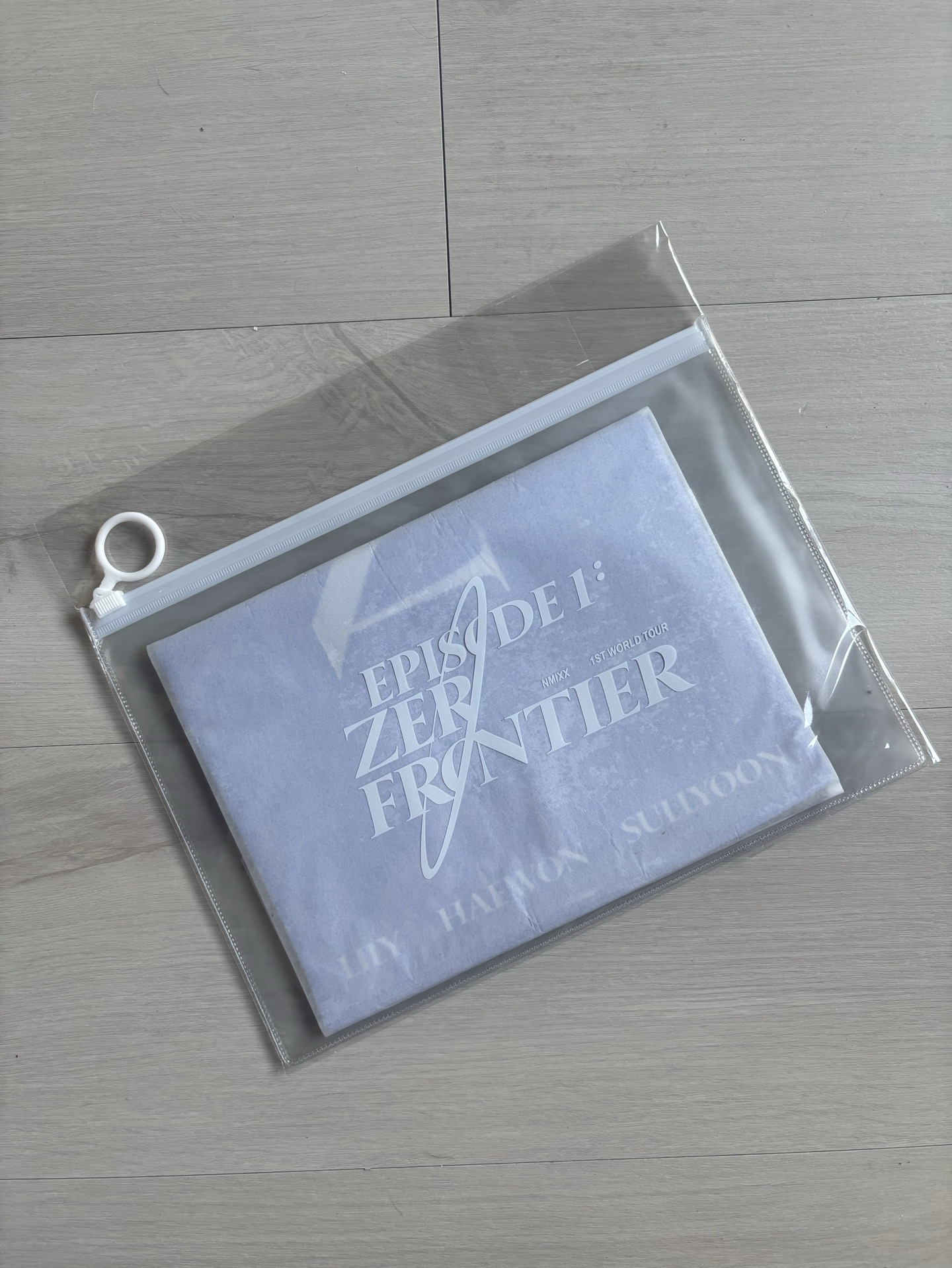 全新現貨 NMIXX 世巡 紀念手幅