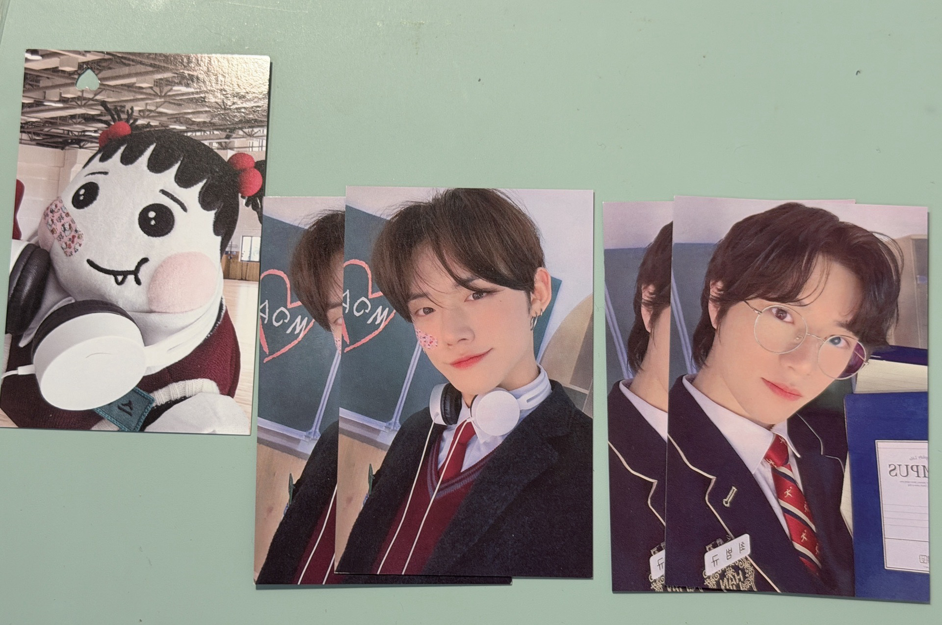 (現貨 三天內寄出）txt 杋圭 然竣 仁川 韓場 制服 zone卡 眼鏡圭