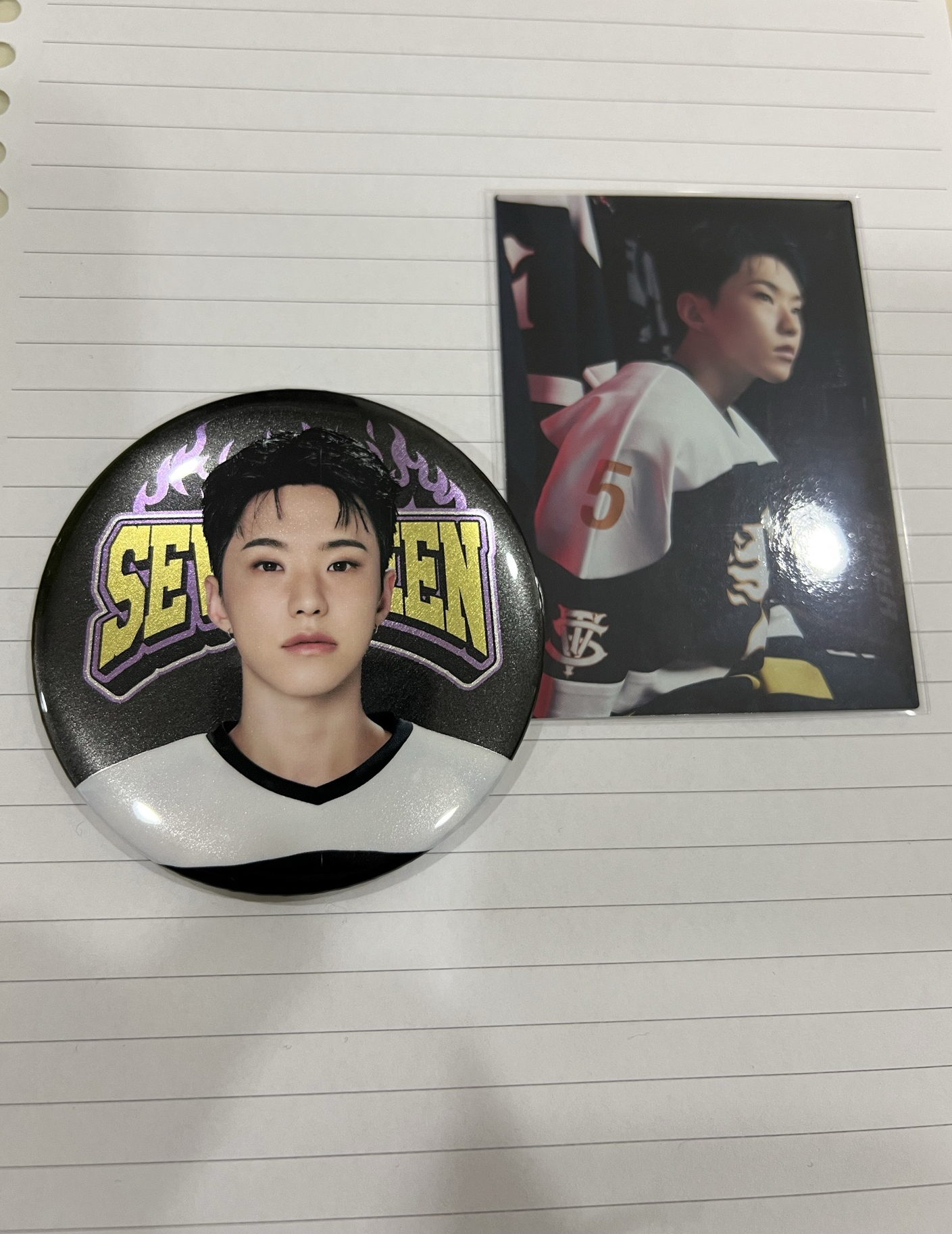 2025 SEVENTEEN’s HOME 榮徽章+卡包卡