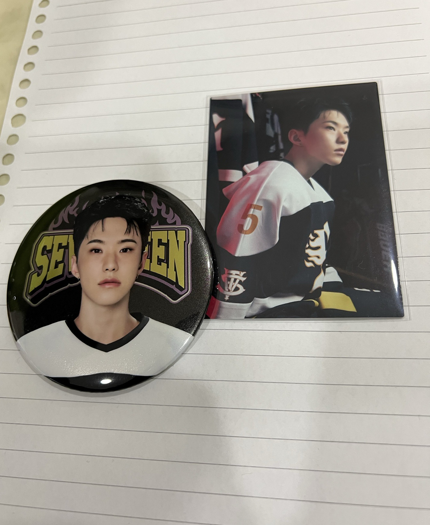 2025 SEVENTEEN’s HOME 榮徽章+卡包卡