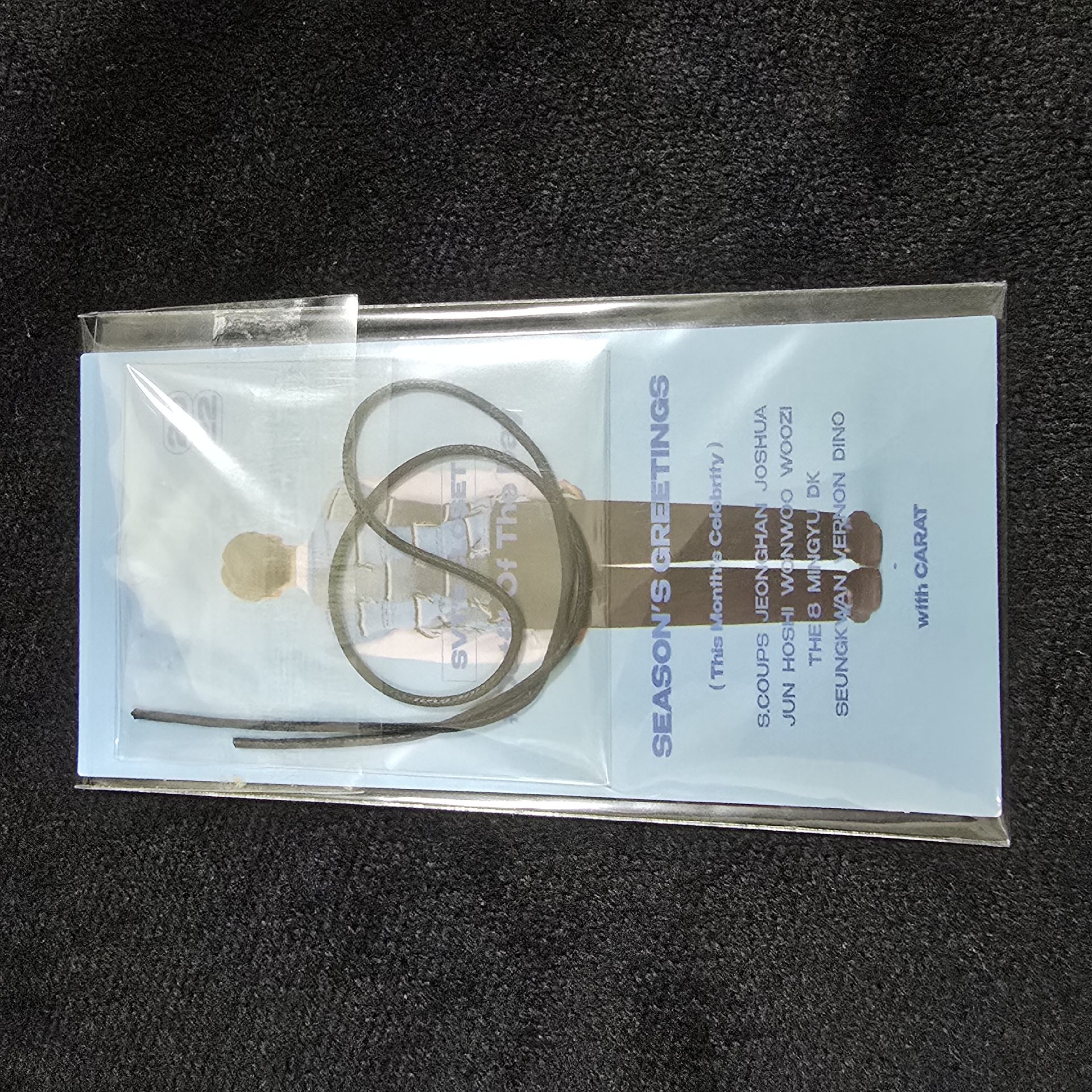 SEVENTEEN 2022年曆 吊牌