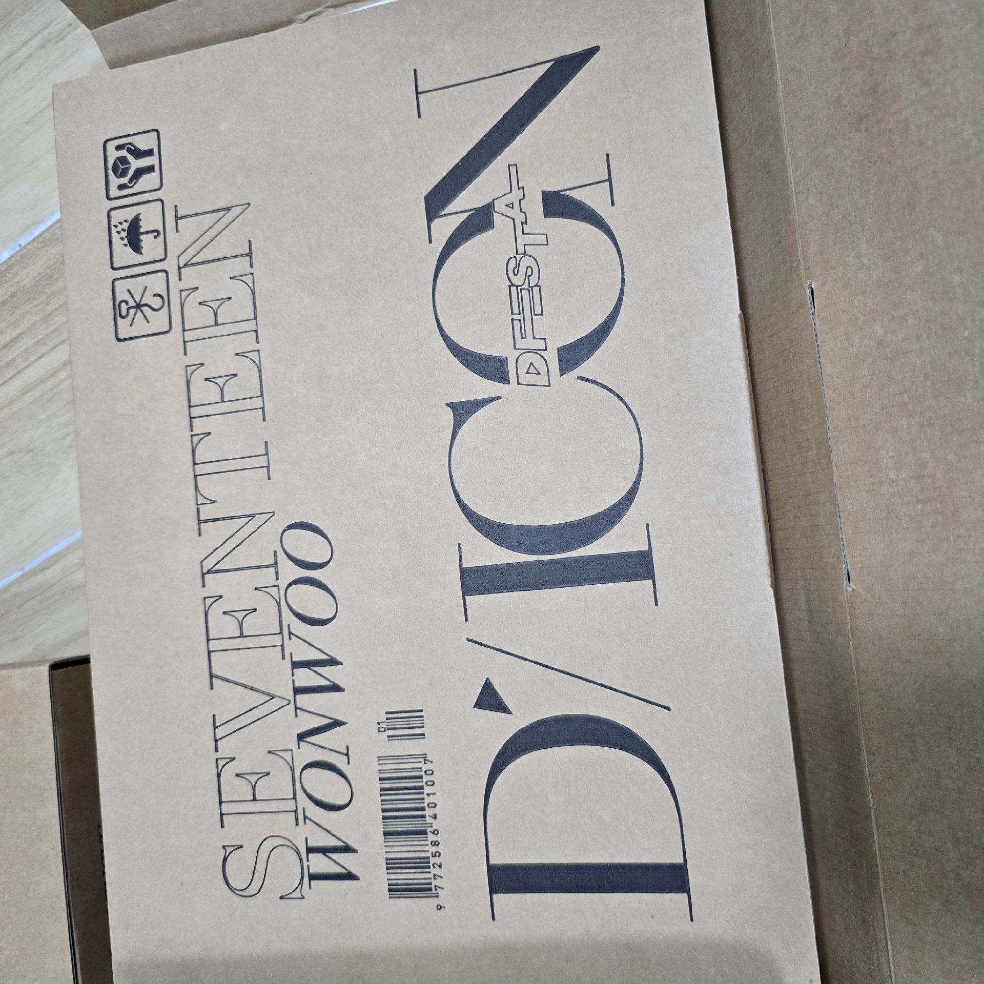 SEVENTEEN DICON 巨大寫真本