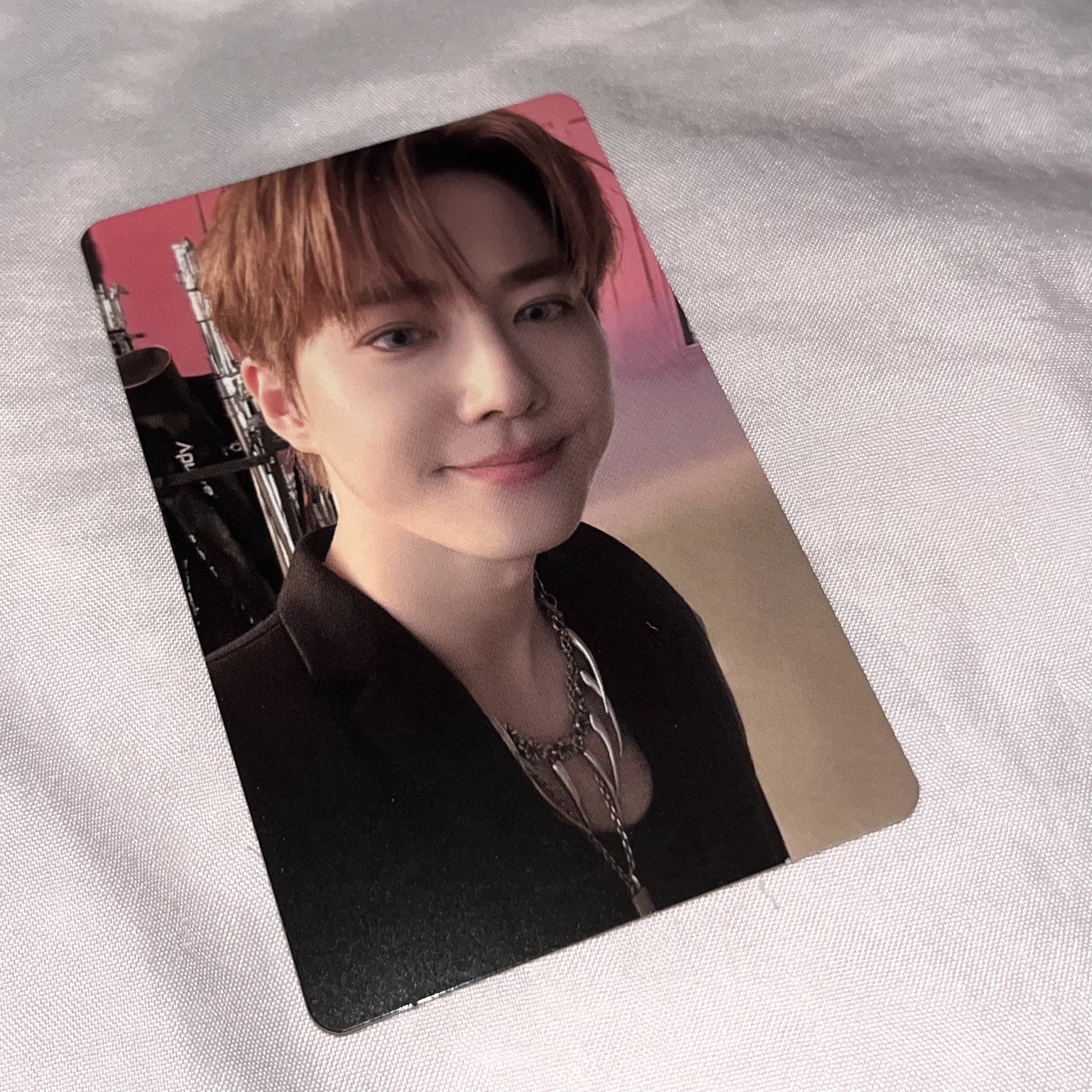 金髮藍眼睛漂亮勉👀✨五萬滿額卡！