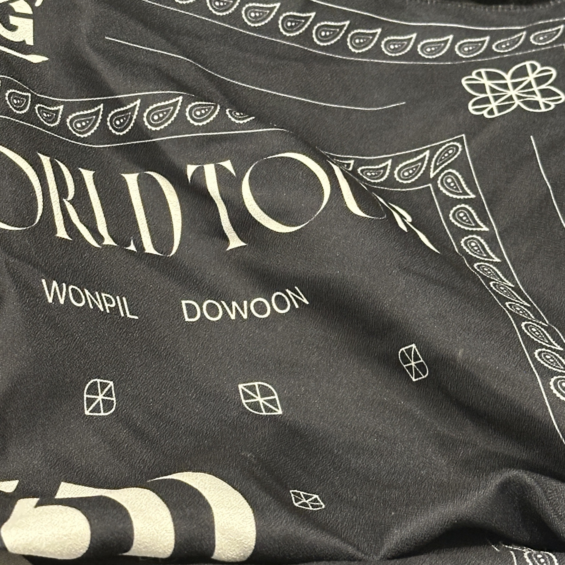 世巡入場禮 方巾/絲巾