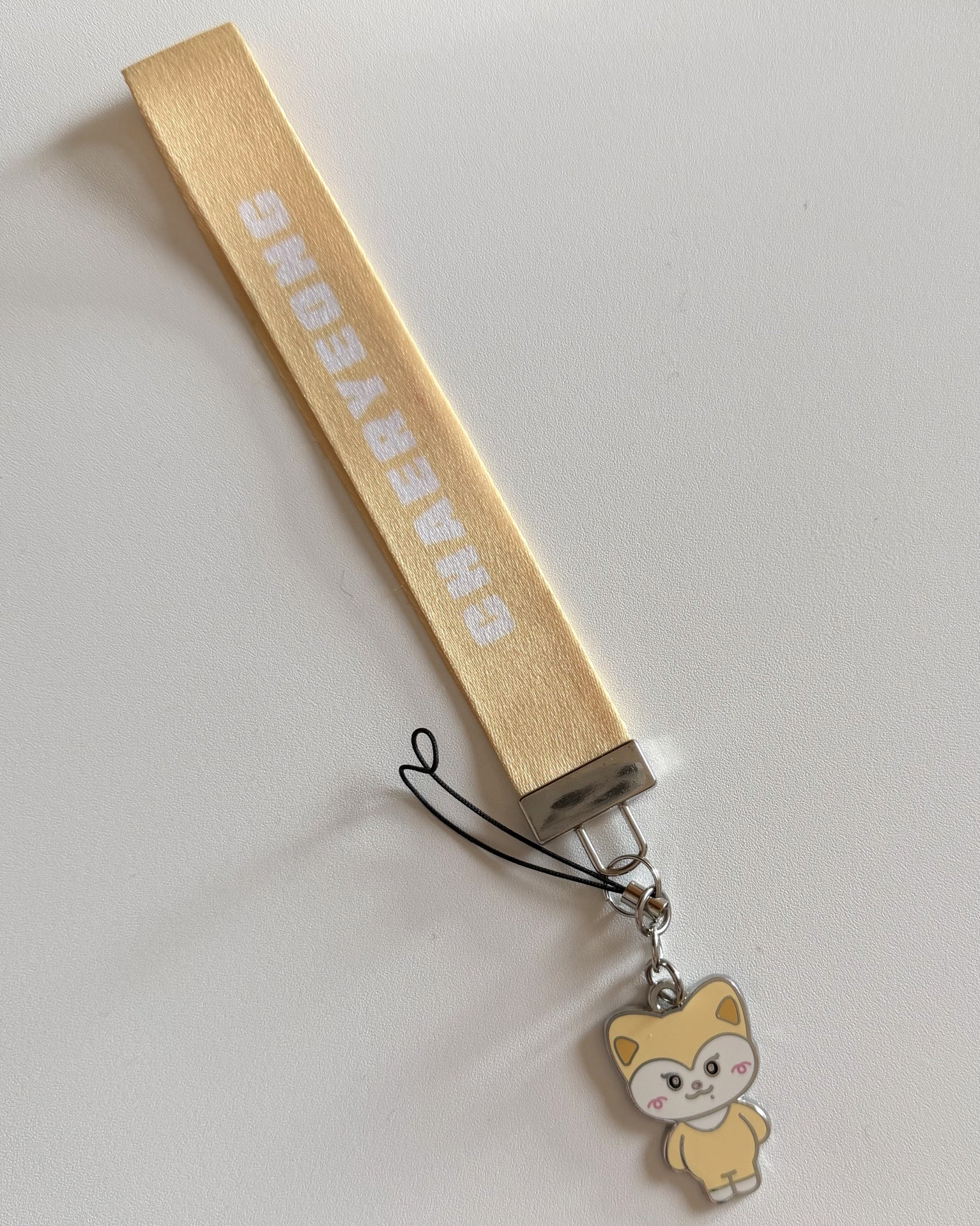 ITZY 彩領手燈鏈