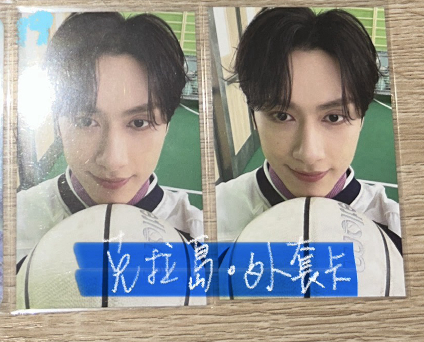 《SEVENTEEN 17俊外套卡》