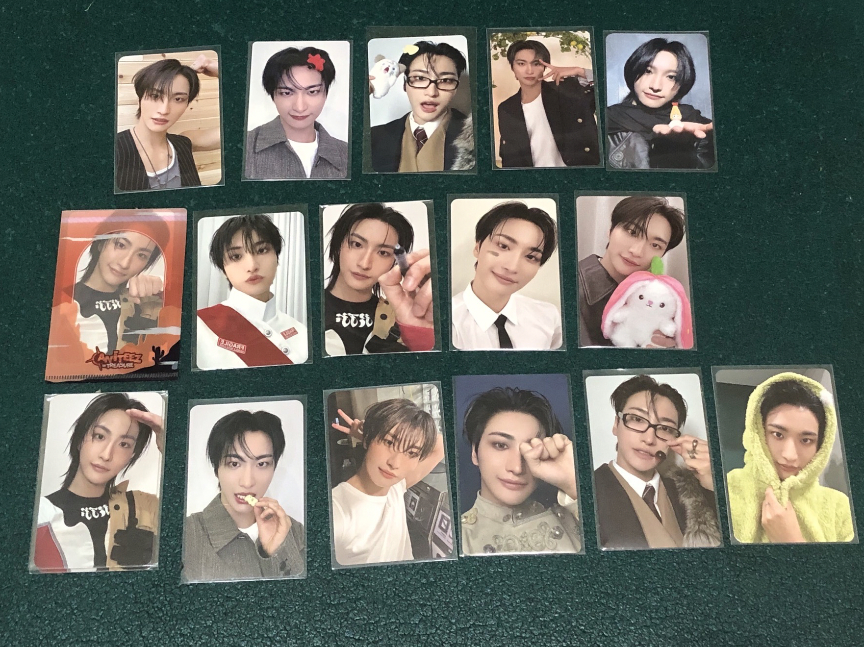 趴松花的漂亮紙片