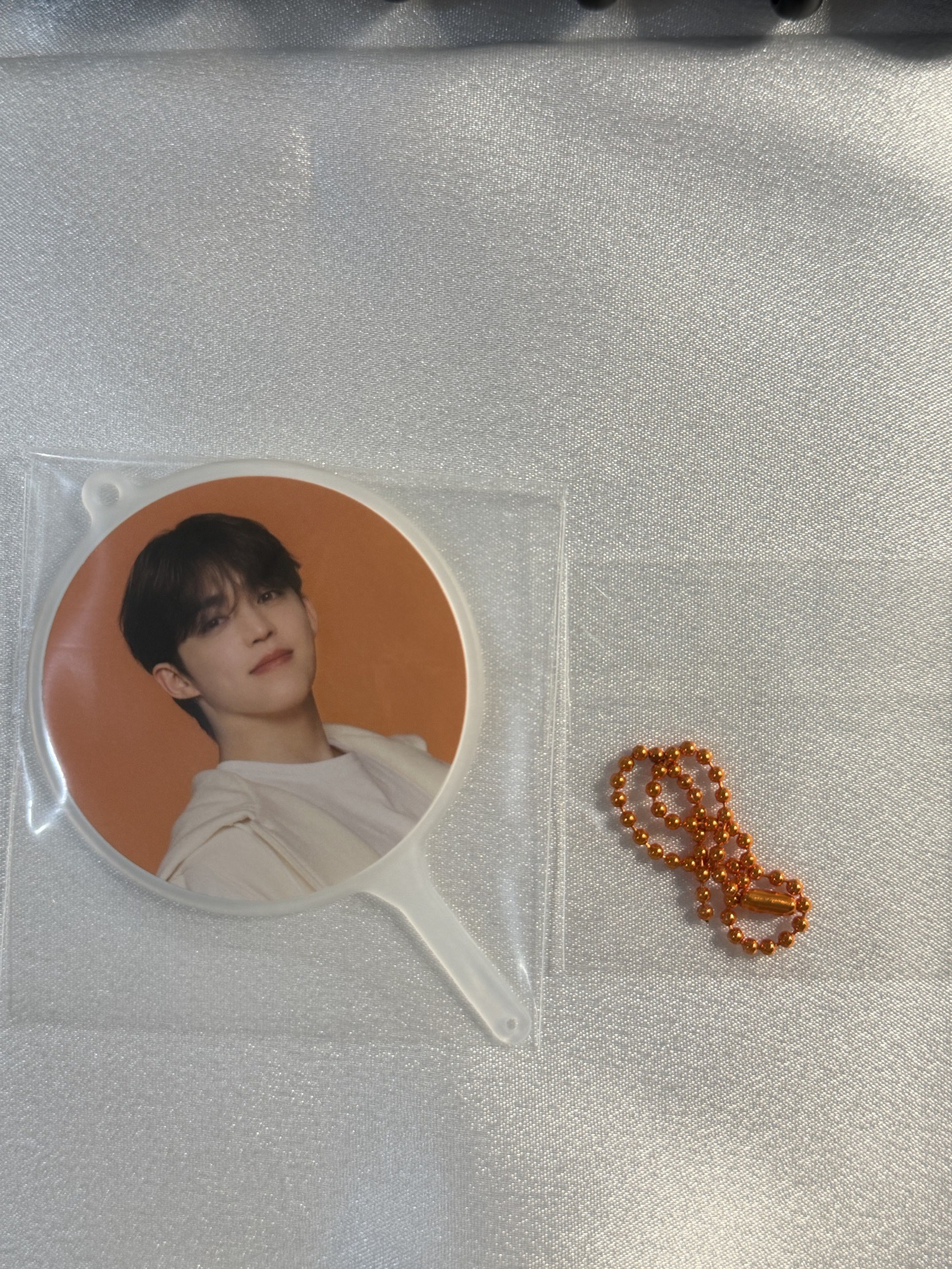 喆 follow again 小扇